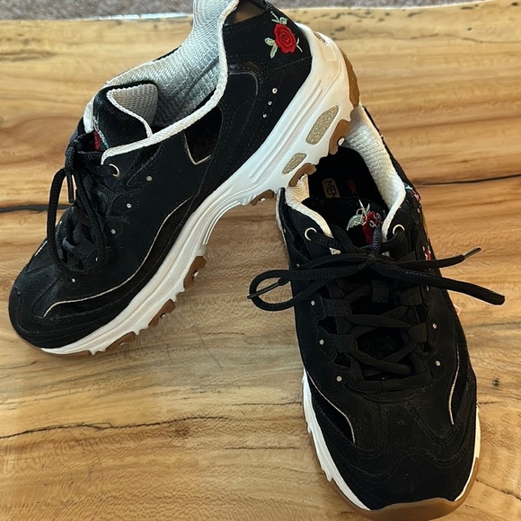 Skechers D’Lites rose and sparkle memory foam athletic shoes - Picture 1 of 9